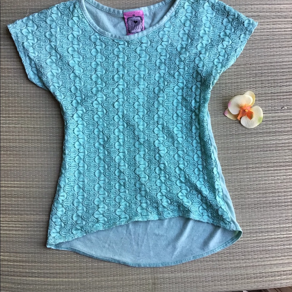 Teal T-shirt lace details